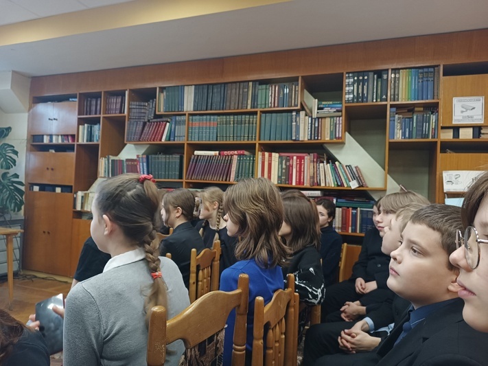 Учащиеся 6 класса посетили Тверской центр документации новейшей истории